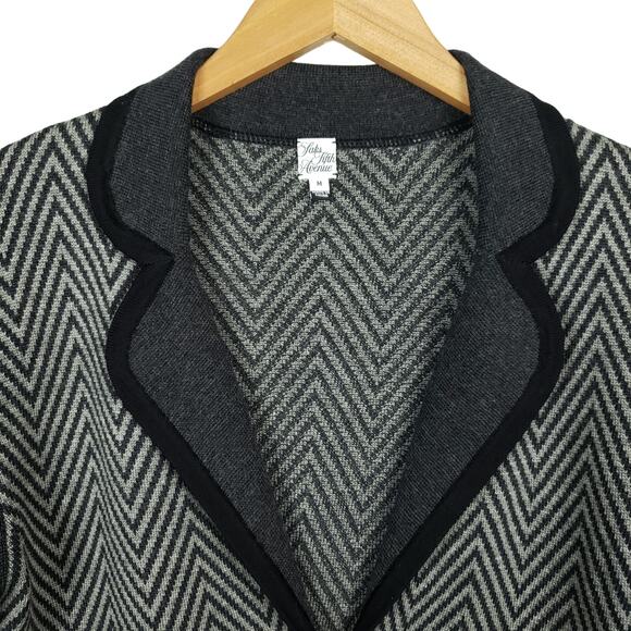 Saks Fifth Avenue Women's Cardigan Sweater Sz Medium 100% Super Fine Merino Wool - Picture 4 of 9